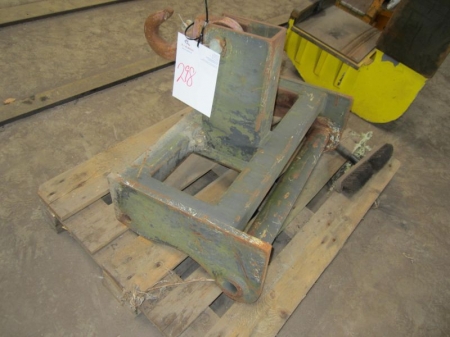 Pallet with quick change with lifting hook