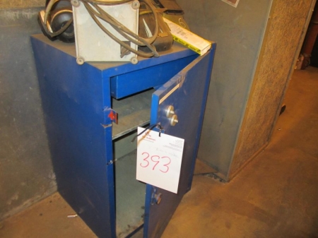 Steel cabinet with 1 door and content, welding helmet with fresh air system North