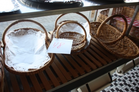 4 bread baskets, oval, with handle