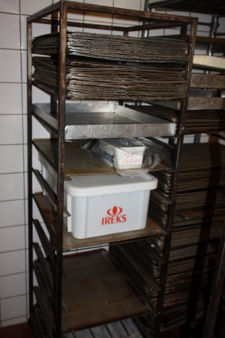 Connector Trolley with 11 insert carriages with approximately 25 perforated sheets + about 30 smooth plates