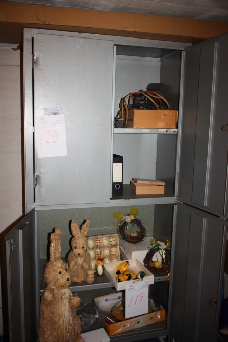 Cabinet with shelf (empty). Width: 90 cm x debth: 43 cm