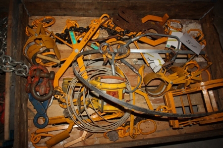 Pallet with various lifting equipment