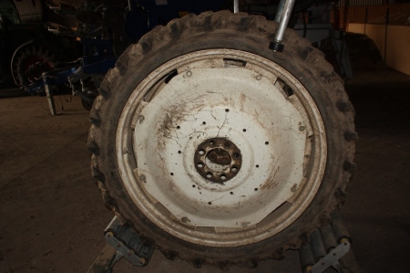 2 x hjul, Kleber. 9,5-R44