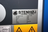 Randek SPL 728, semiautomatic. Year 2006. Control: GE Fanuc Cimplicity. Airhydraulic lifting unit. Hydraulic scissor lifting unit. Milling unit. In- and outlet: app. 15 meter. + Compressor, Stenhøj CK10AP STD/500, 10 bar. Year 2006 + Stenhøj refrigerant dryer. Fixtures included