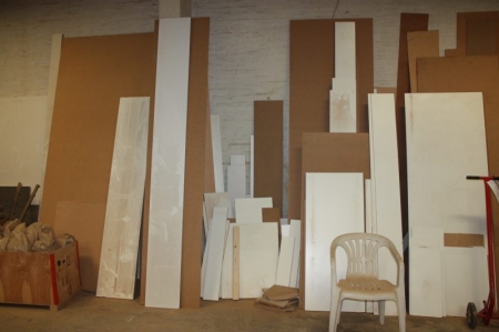 Large quantiy of cutt-offs, MDF boards, particle boards etc.
