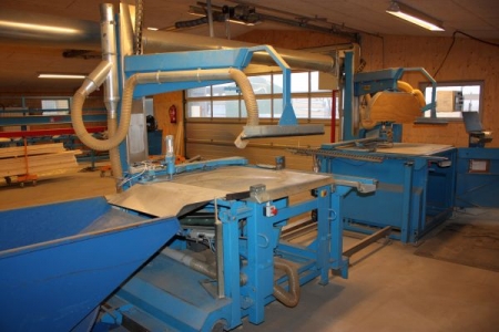 Double saw, CNC. Make: SML. Year 1997. Blade 1: 800mm, Blade 2: 600. A set of extra blades and various spare parts and guards included. Ejector defective. This is not a liquidation sale. Pls. contact Henrik, tel. +45 20 31 95 30