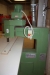 Router with tilting head (0-45 degrees). Griggio G60. YOM 1995. SN: M000024825. Distance betwwen shaft and column: 600mm. Vertical stroke of the spindle: 80mm. Vertical stroke of the table: 150mm. Adjustable fences: 6. Working table dimensions: 800x600mm.