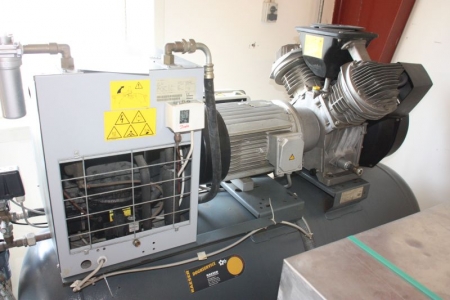 Compressor, Atlas Copco, LE 10, year 2005, with refrigeration dryer FX3. Note hours: 1120. Stand OK