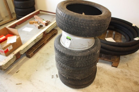 4 pcs. tires 195 / 50R15. Seller says that one tire is deflated and dismantled
