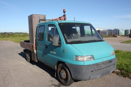 Cab truck. Fiat. Fitted wi.a crane. Last servicing 12 7 1011 Km: 238,000. Shelf in accommodations. Very corroded, inter alia, panels.