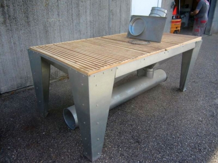 Polishing table, approximately 225x112 cm, with connections Ø 250mm, bending and damper included, for connection to central vacuum cleaner