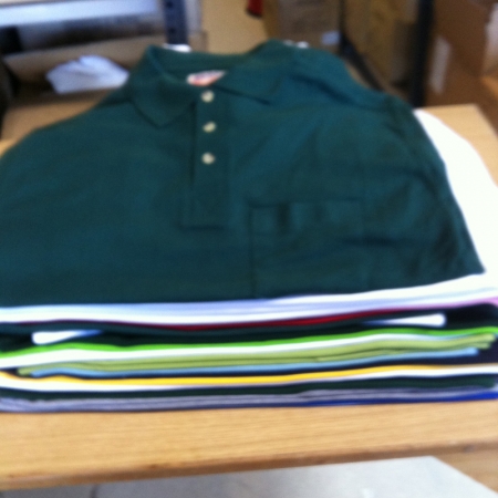 Corporate clothing without print unused: Polo, Assorted. Sizes and colors, 100% combed cotton, pique 210 g / m2 26 units.