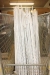 Wandstange für Regale, verschiedene Längen von etwa 100 bis 200 cm. Insgesamt wurden etwa 60 Stück. Drahtkäfig zugeführt