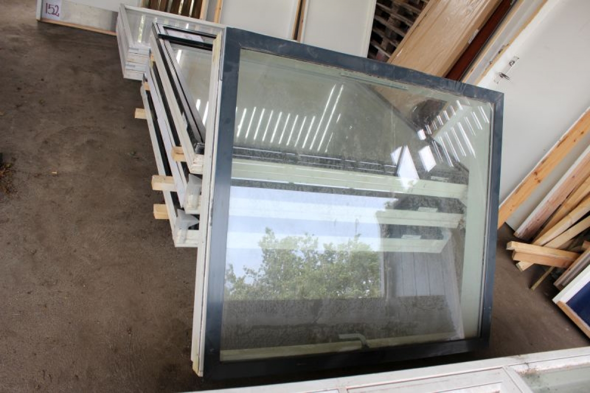 3 Velfac Fenstern 138x157x13 + 1 Velfac Fenster 133,2x116
