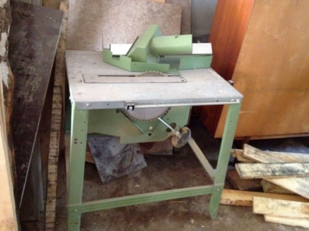 Table Saw with carbide blade