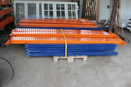 Pallet racks: 4 gables of 2.10 m. + 14 beams of 2.70 m.