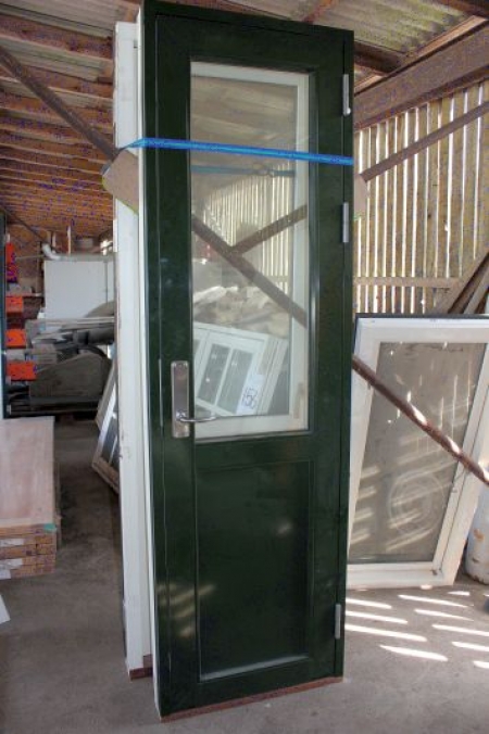 2 Außentüren m. Glas und Aluminium. Vorder 73,6x222 cm und 66,6x222 cm. + Fenster 60,6x136