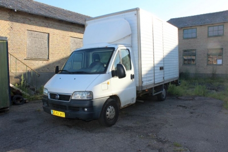 Van m. Lift, Fiat Ducato 18 pickup 2.8 JTD, REG.NR DG92297, year 2002, 503.044 km. Starts and running, new clutch, lift work, need a vehicle inspection, license plates not included