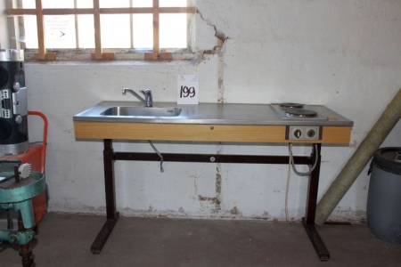 Hæve/sænkebord, rustfri m. vask og kogeplader