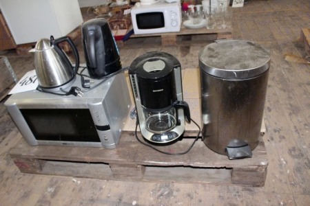 Microwave, OBH + kettles, 2 pcs. + Coffee + dustbin.
