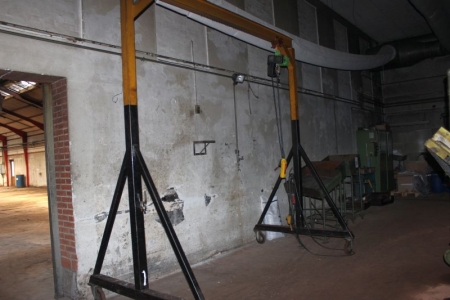 Portable gantry crane with electric hoist 500 kg Width: ca. 3300 mm Height: ca. 3200 mm