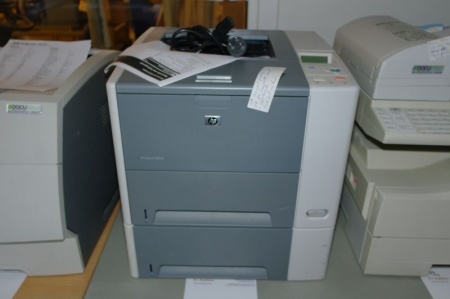 HP-Laserjet P3005p, S/H A4 laser printer med 2 papir kasetter. OBS! Med helt ny toner, testet OK.