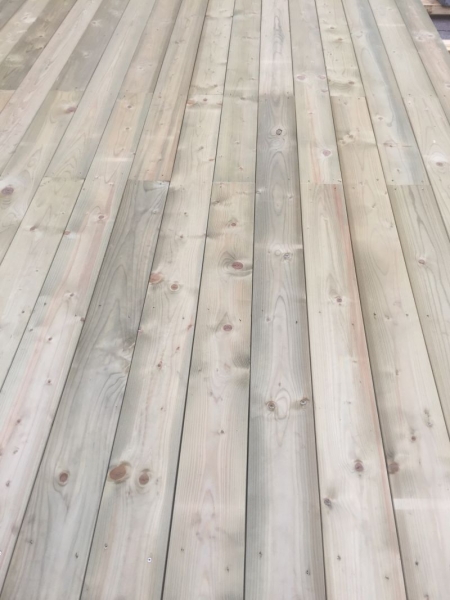REVERSIBLE TRYKIMPRÆNERET DECKING planed DIMENSIONS 28 X 120 MM. 68m2 IN FALL LONG DISTANCES.