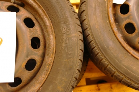 4 winter tires on steel rims, match the Ford Ka. 185-60-14, 4 holes, Kleber tires about 50% pattern