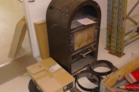 Wood stove Mrk.Thurø 1 + 2p ceiling collars and about 3 boxes moler plates for efforts in stoves