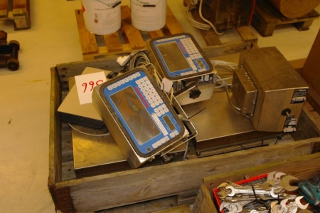 Pallet with three load cells including display / control (condition unknown)