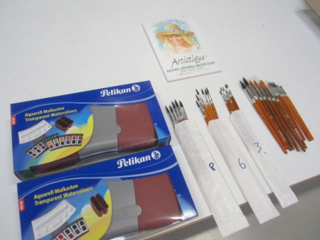 2 pcs akvarelfarvesæt with 12 and 24 colors, about 31 watercolor brushes, see photos (file photo)