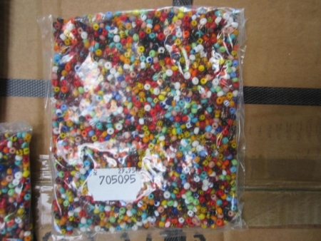 30 kg glass beads in 250 gram bags