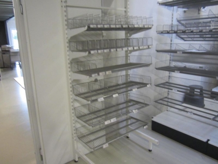 Single-sided shop rack, about 90xdybde 50xhøjde 210 cm, in white and chrome shelves, buyer must even dismantle