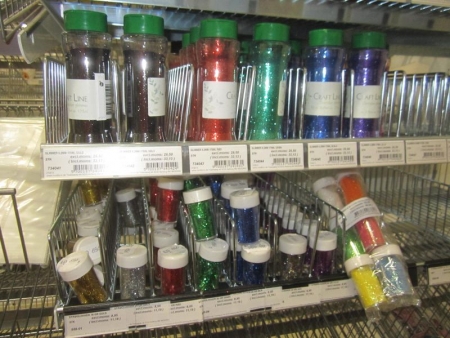 Glitter and Glitter in many colors, a total of about 200 pieces of assorted sizes