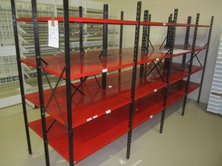 8 fag lagerreol i metal, cirka 90x50xh200 cm, hvert fag har 4 hylder, køber skal selv afmontere, hylder tages af uden brug af værktøj