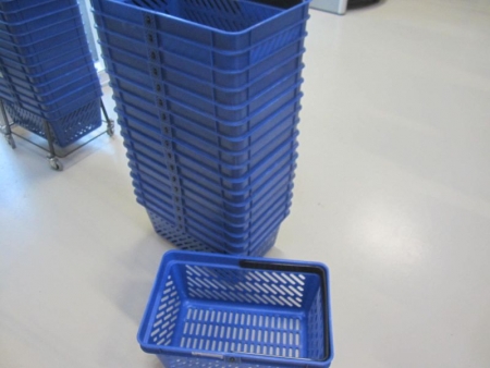 18 pcs baskets in plastic
