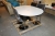 Ovalen Tisch + 4 Stühle unbenutzt, (Tisch hat einen kleinen Lackschäden)