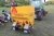 Traktor Fendt 250V mit Besen und Salzstreuer (Fallkøping) Jahr 2011, stunden 3450