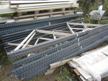 12 subjects racking, Hovik Steel, 13 pieces gables 3x1 meters, 10 stringers a 1.85 meter, 33 units stringers a 2.85 meter, color; dark gray / light gray. Is dismantled.