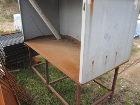 Svejsebord med sugehus og lysarmatur, 2x1xH0,84/2,05 meter, plade tykkelse 10 mm