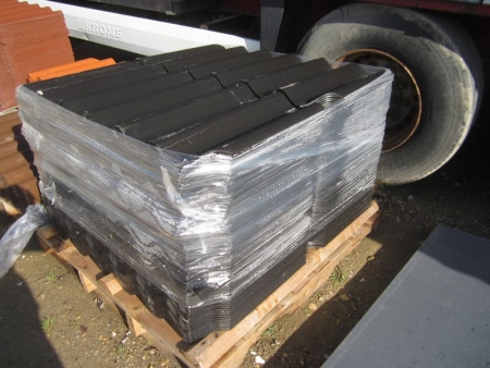 160 paragraph roofing sheets B7 with high / hole, black, L = 570 mm, some damage in the corners, see photos