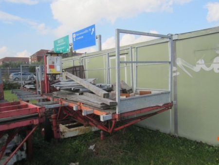 Workplatform Middelmeers, MS 1000. Capacity: 1000 kg. Year 1998. Platform: 8 x 1,3 meter unfolded. Tower sections not included. Has not been operated for a number of years, so working condition is unknown