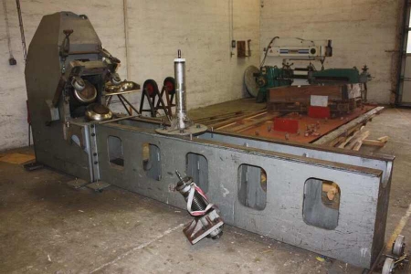 Swaging machine, Pullmax Kumla F13. SERIAL NO.: 4941. Year 1986. Weight: 2120 kg. Original manual included. Machine dimensions: Length: approx. 4.5 m height approx. 2.25 m. Various accessories included. Dies: 30, 50 and 100 mm