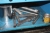 Drejebænk, Harrison M400. Udtagelig bro. Gennemboret spindel, 70mm. Pinolhøjde: 300 med udtaget bro. Slædelængde: 1600 mm. Maskinens længde: ca 2,5 meter. Brille. Skab med diverse tilbehør samt tilbehør på drejebænk
