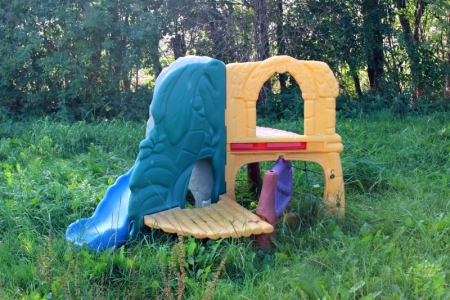 Play Cave in plastic for small children