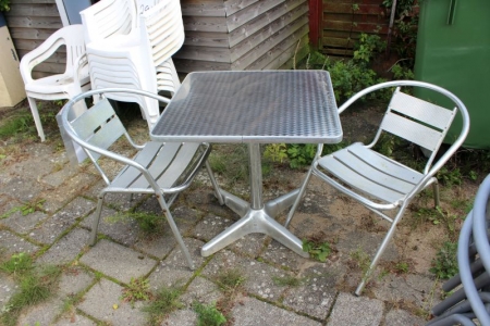 Cafesæt: board 70x70 cm. + 2 chairs, aluminum.