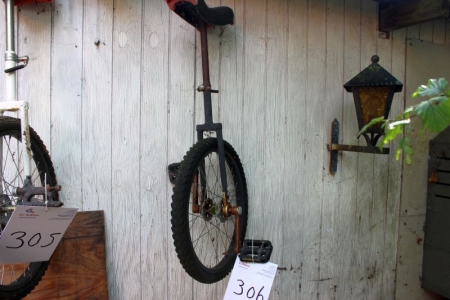1 piece. Unicycle (condition unknown)