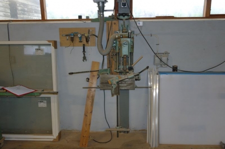 Chain Mortiser with additional milling chains