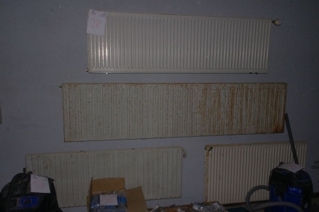 4 stk. brugte radiatorer L: 120 cm, 150 cm, 180 cm, 230 cm, H: fra 55-65 cm 