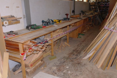 Shortening circular saw with table, D: 85 cm, L: 818 cm, H: 96 cm, blade about 40 cm